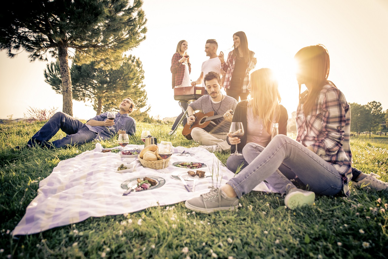 BBQ Party Planning Checklist - Don't Forget These Essentials! 🥗